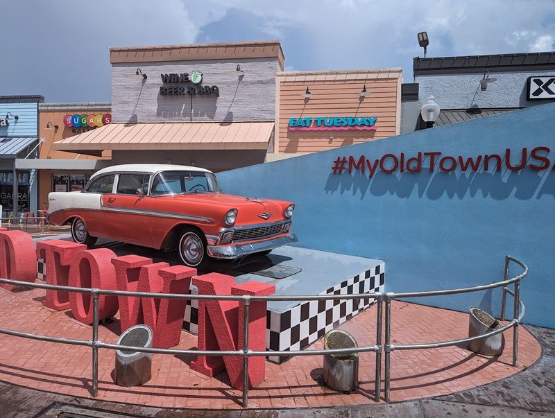 Nostalgic Atmosphere Captures Bygone Era