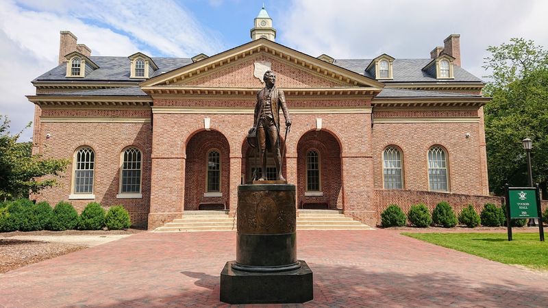 Williamsburg — Christmas Town