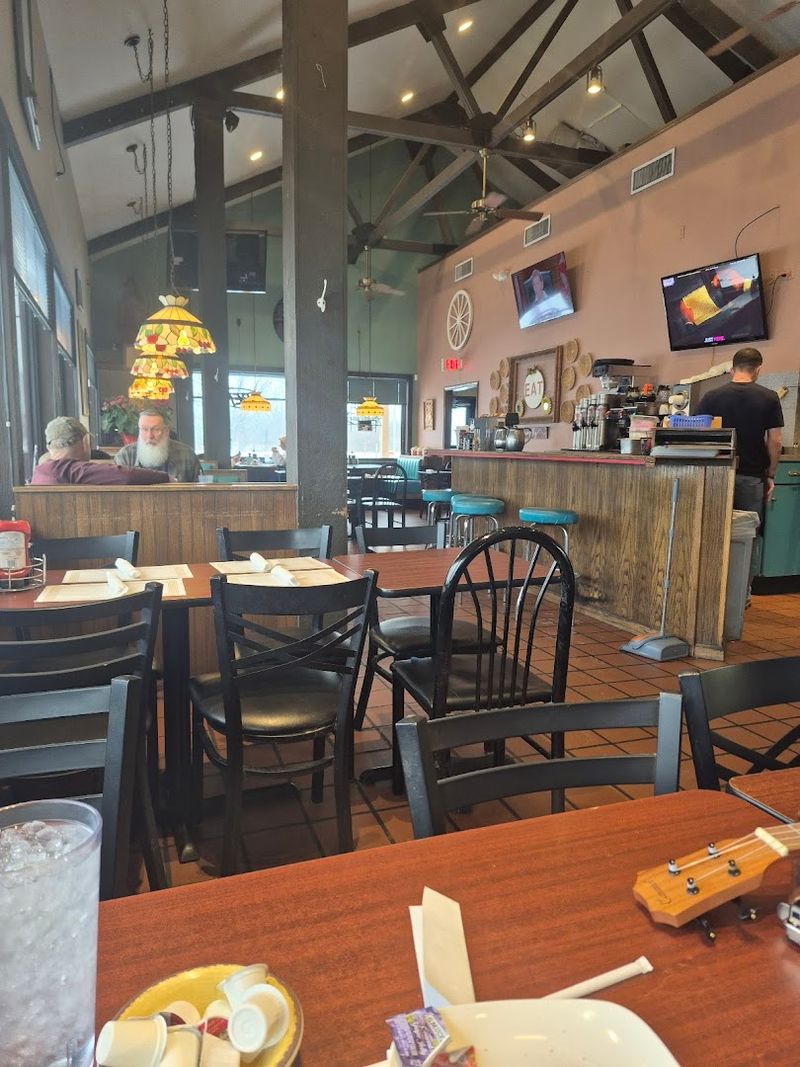 Mama's Grill, Batavia