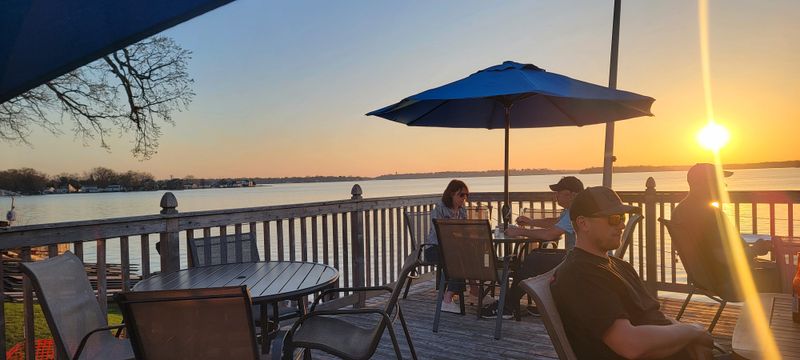 Fairmont Shores – Lake Villa