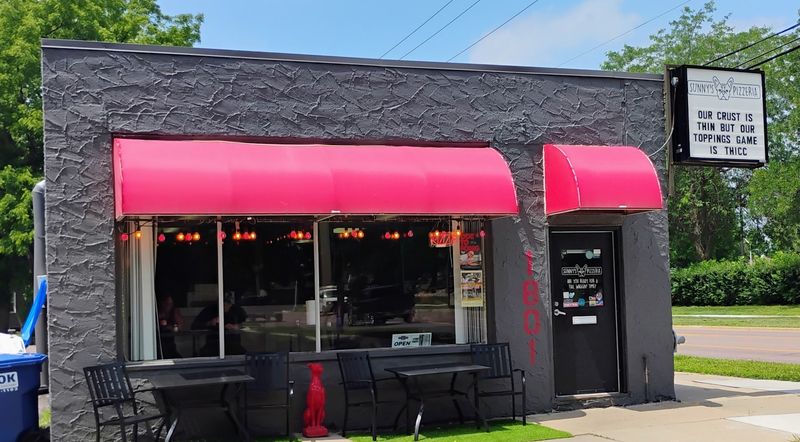 Sunny's Pizzeria