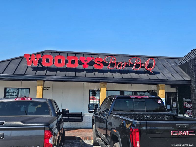 Woody's Bar-B-Q — 18283 Pines Blvd, Pembroke Pines