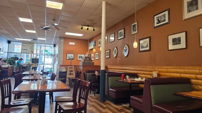 Charlie's Main Street Cafe Charlie's Main Street Cafe