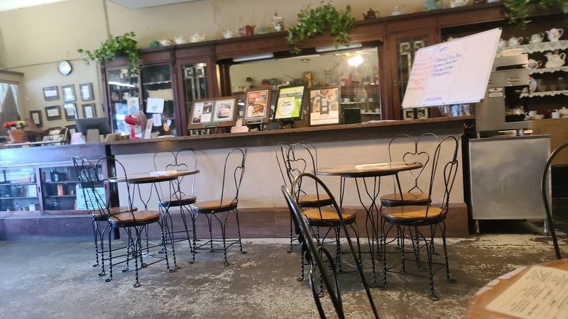 Charlotte's Eats & Sweets, Keo