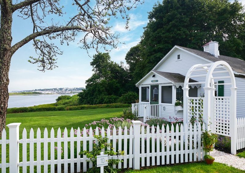 Charming New England Cottages Charming New England Cottages