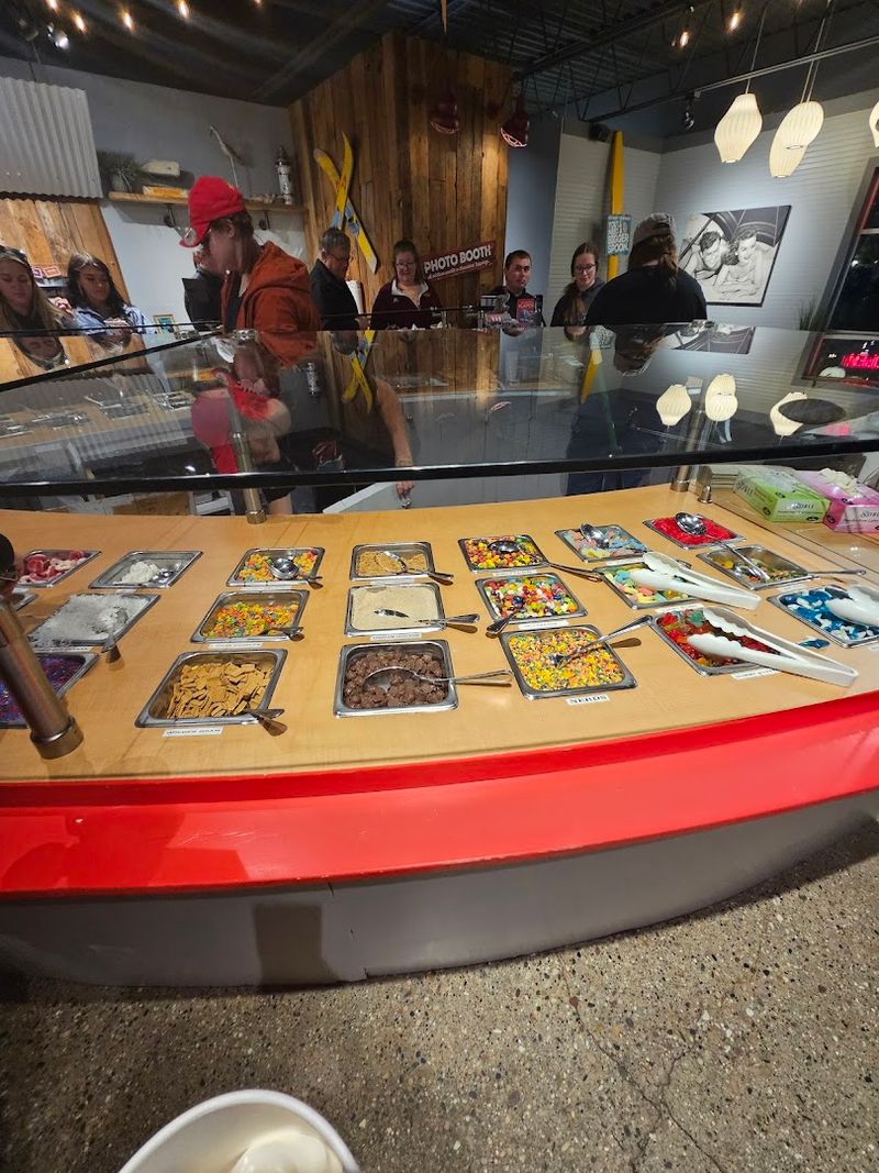 Lean Into The Toppings Trove