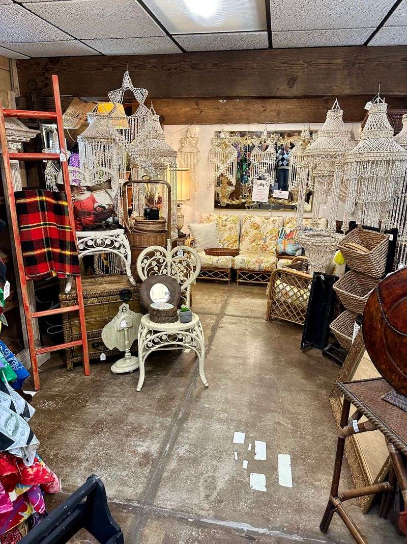 Fayetteville's Funky Flea Market 