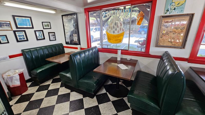 Checkerboard Floors And Retro Walls Checkerboard Floors And Retro Walls