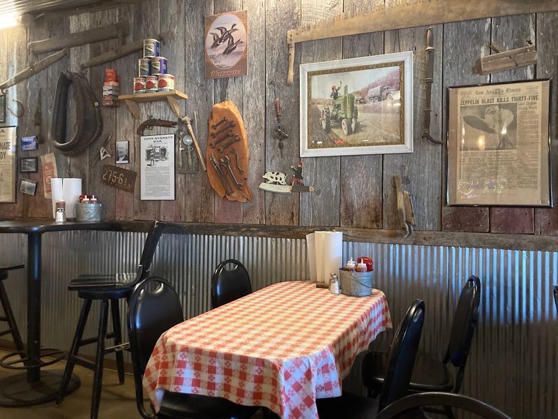 Checkered Tables Give The Room A Retro Touch Checkered Tables Give The Room A Retro Touch