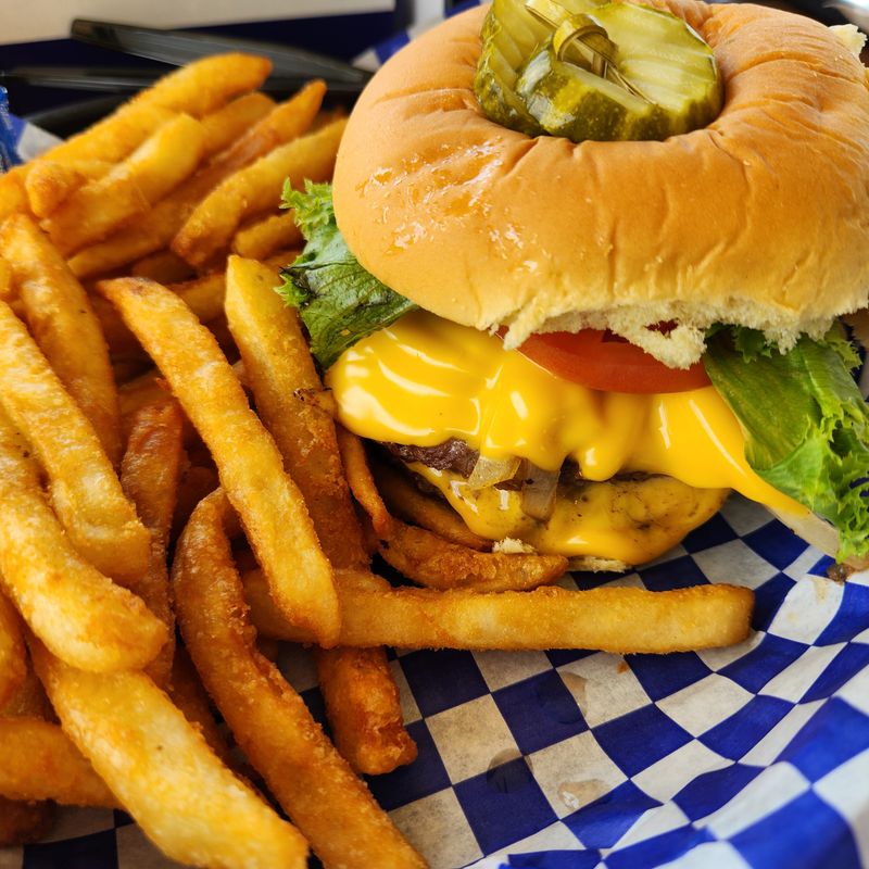 Dockside Grill at Tellico Marina – Tellico Lake (Maryville)