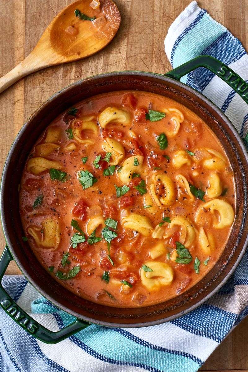 Creamy Tomato Tortellini Soup