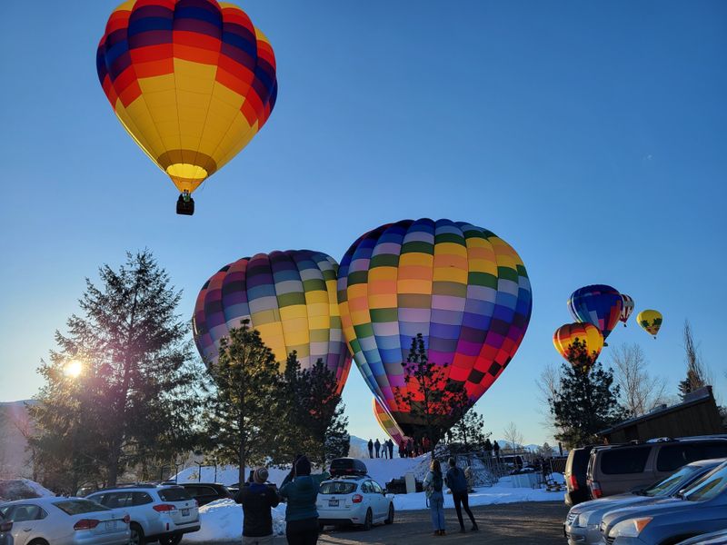 Winthrop – Christmas at the End of the Road