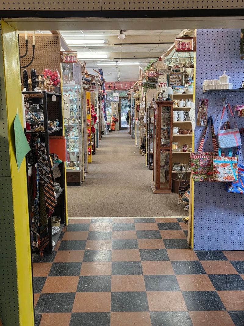 Chelsea Antiques & Collectibles Mall Chelsea Antiques & Collectibles Mall