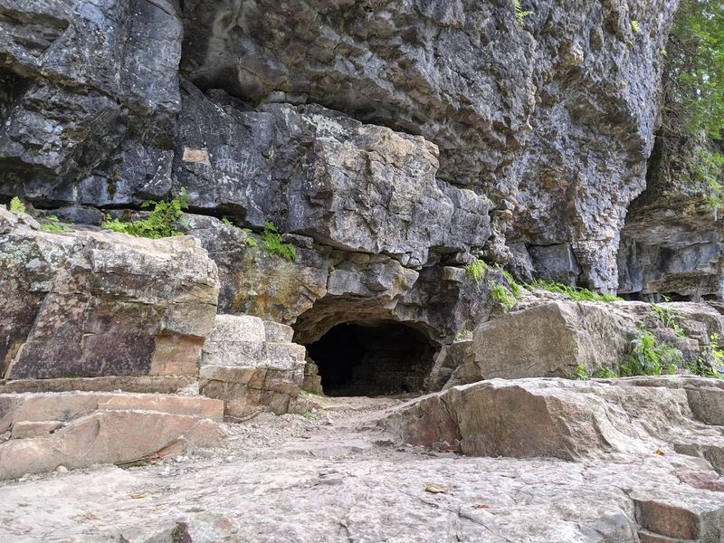 Cherney Maribel Caves County Park, Maribel