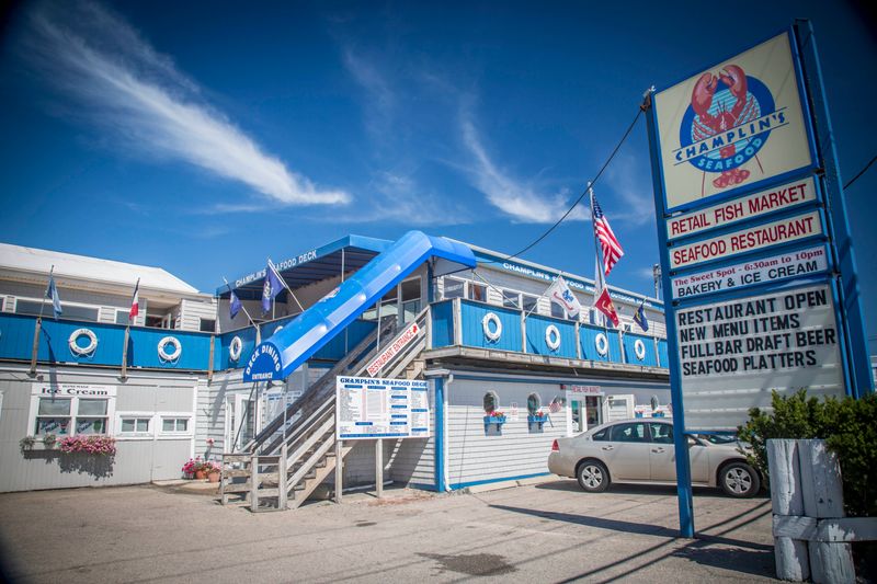 Champlin’s Seafood Deck