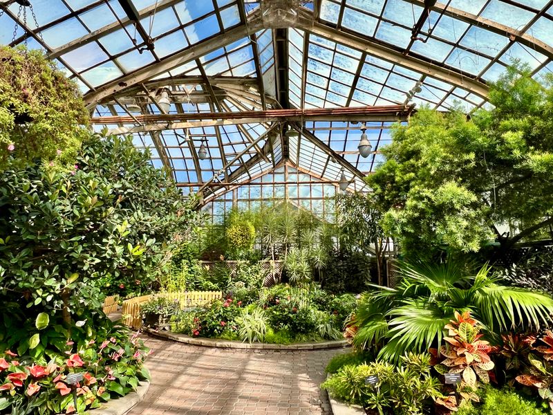 Lincoln Park Conservatory - 2391 N Stockton Dr, Chicago, IL 60614