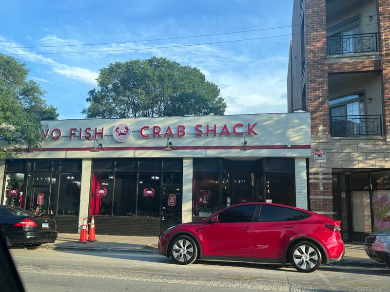 Two Fish Crab Shack, 641 E 47th St, Chicago