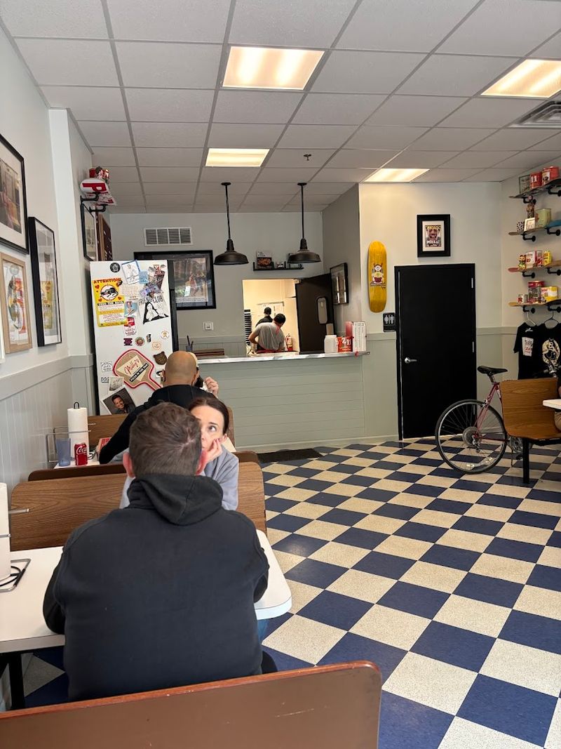 Chicago’s Top Pizza, Worldwide Buzz