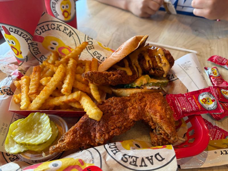 Dave's Hot Chicken – Louisville