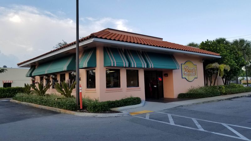 Bud's Chicken & Seafood – West Palm Beach