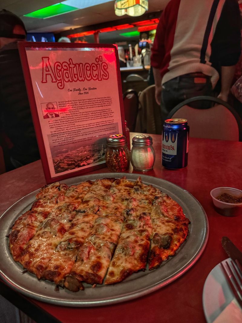 Chicken Shares the Menu With Peoria’s Pizza Tradition