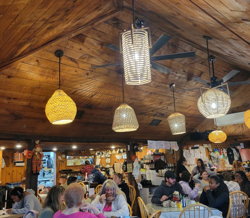 Cozy Atmosphere Despite the Weekend Crowds