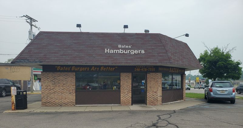 Counter Vibes And Friendly Service