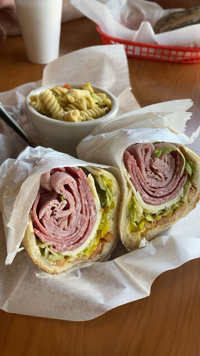 Waves Sandwich Company – Hopewell