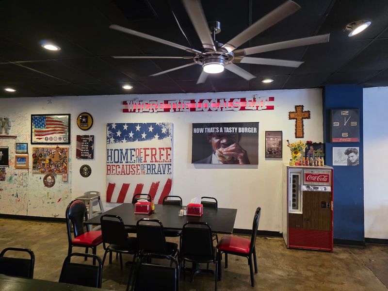 Chit Chat & Chew Cafe
