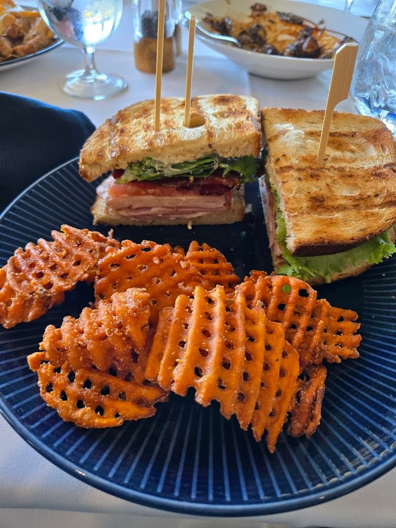 Time Lunch For Color Contrast