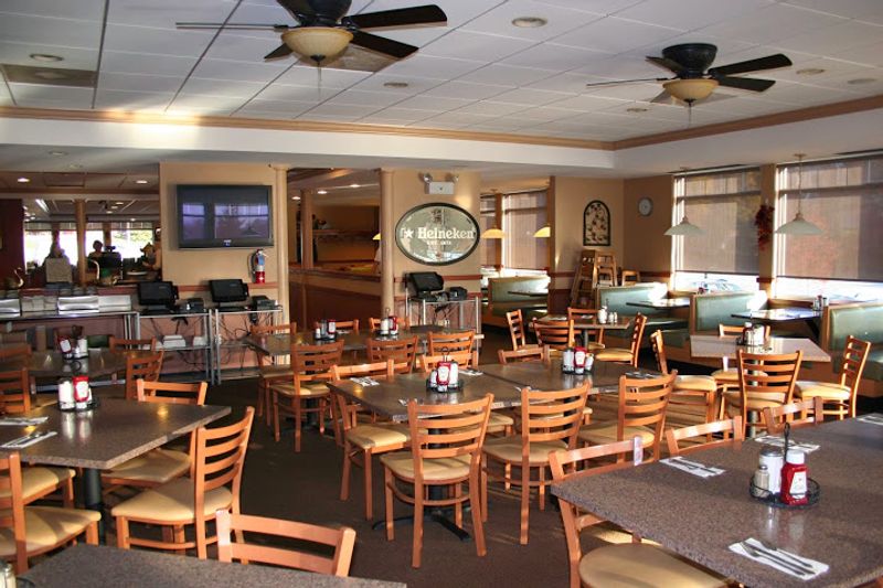 Chris' Family Restaurant: Comfort Food On Tilghman Street