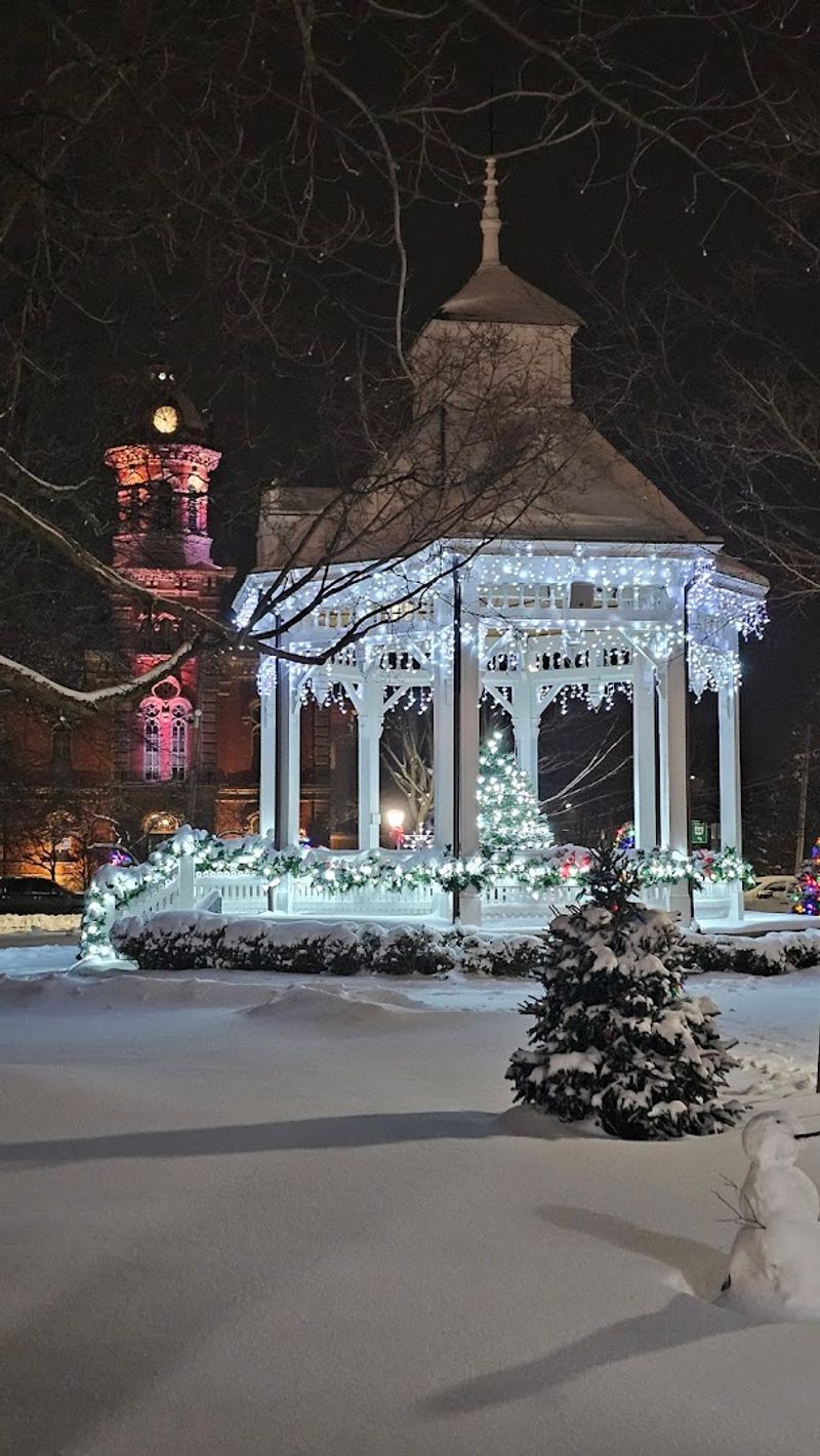 Christmas Lights And Holiday Magic In Winter Christmas Lights And Holiday Magic In Winter