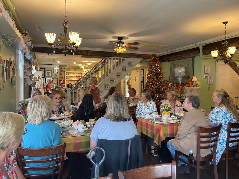 Dragonfly Tea Room & Gift Shop, Canal Fulton