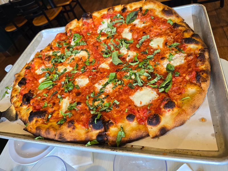 Frank Pepe Pizzeria Napoletana – Chestnut Hill