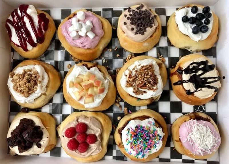 Cinnaholic Knoxville