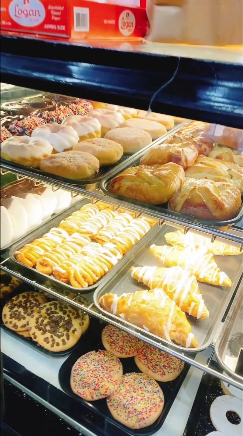 The Plain Bagel, Buttered, No Notes