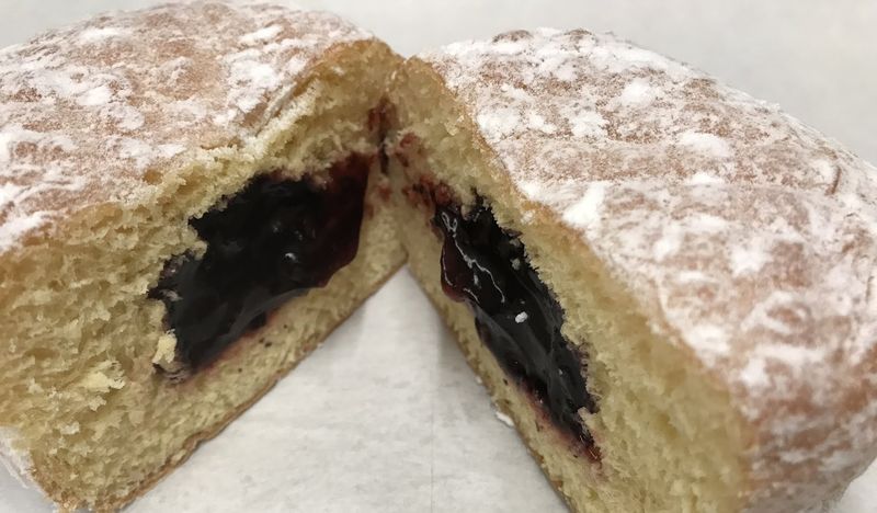 Cream-Filled Donuts That Don't Skimp on the Good Stuff