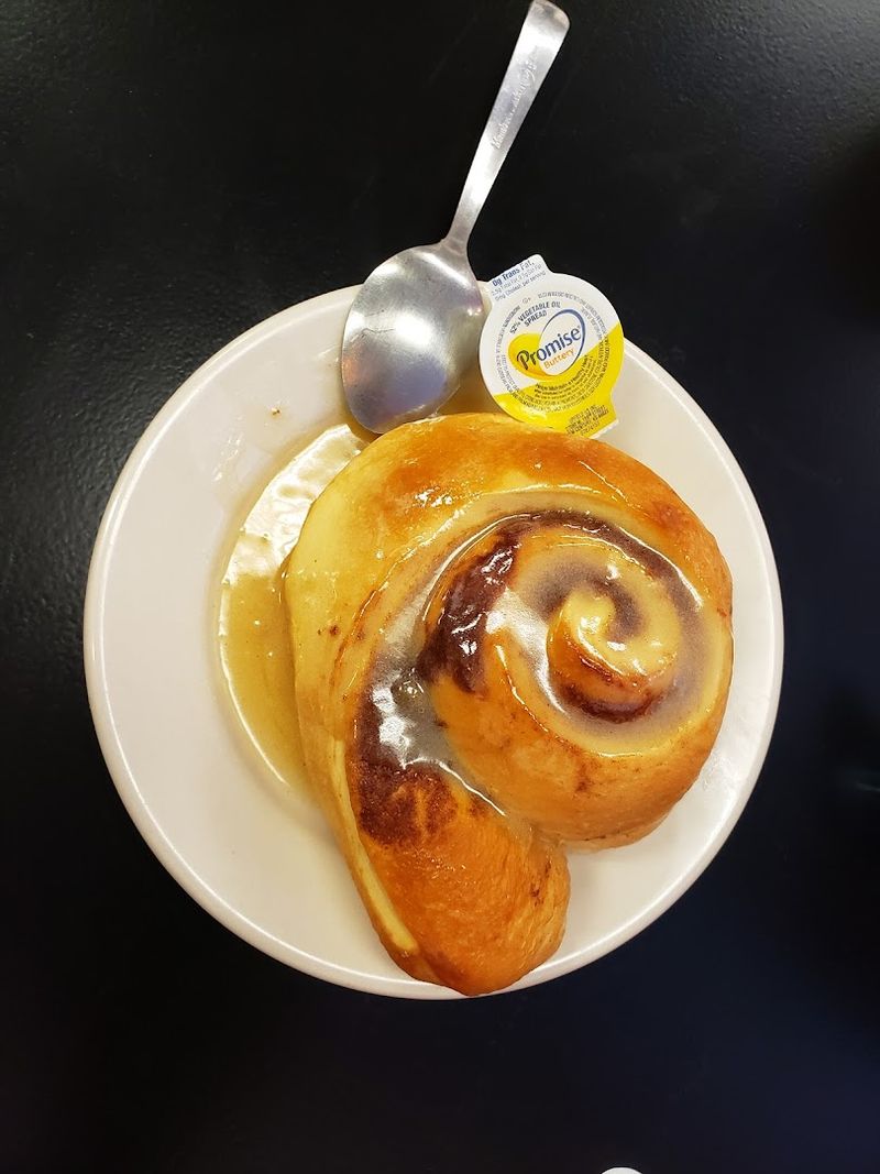 Cinnamon Rolls That Deserve Their Own Fan Club