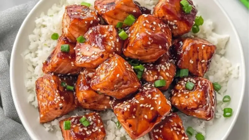 Honey Garlic Salmon Bites