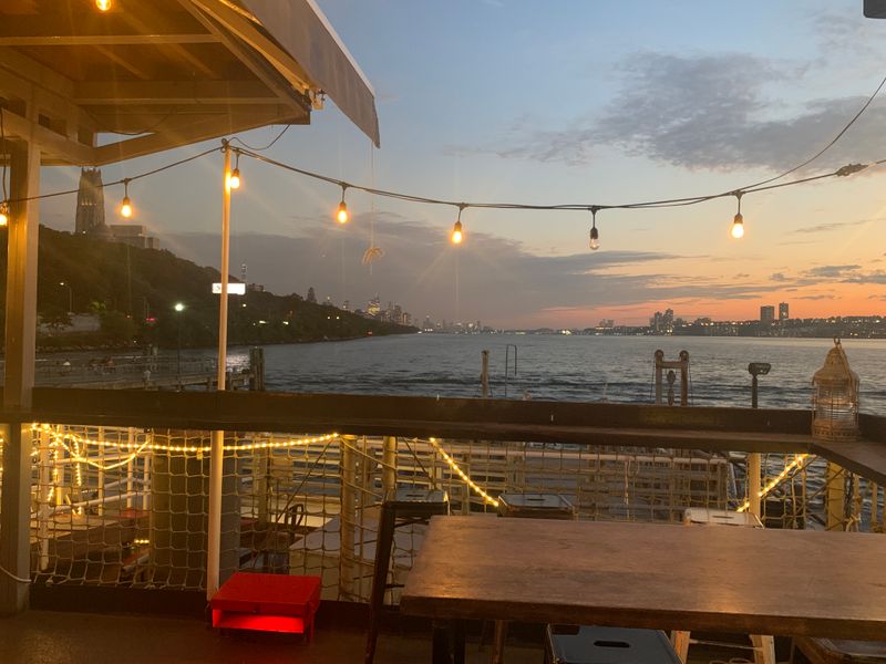 Baylander Steel Beach – West Harlem Piers