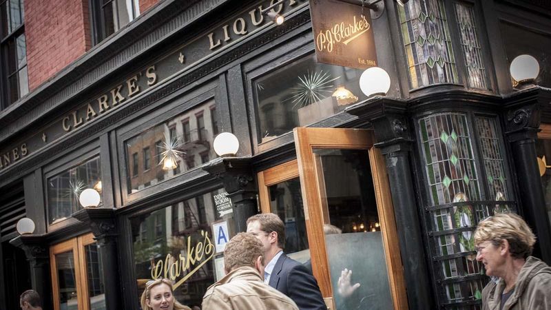P.J. Clarke's: Fancy Price, Fast Food Quality