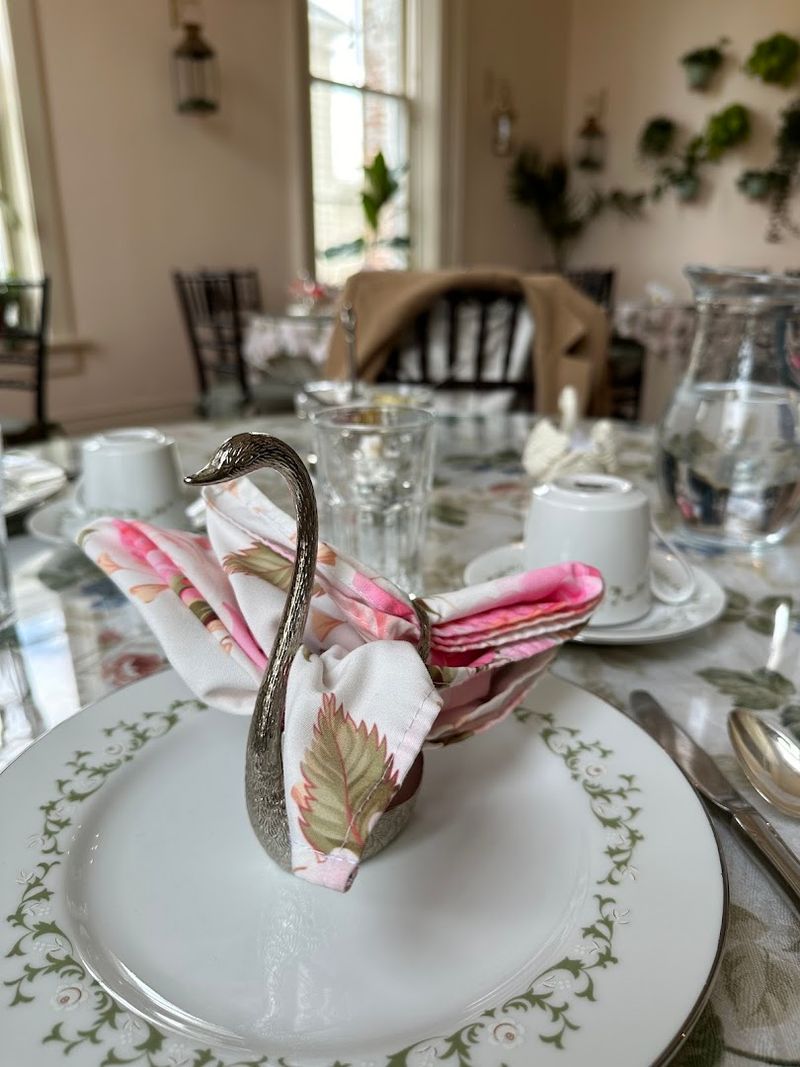 Swan House Tea Room, Findlay