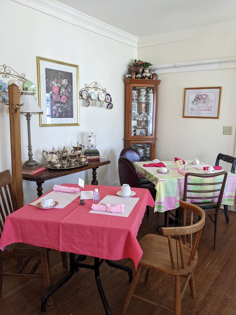 Clara J's Tea Room, Maumee