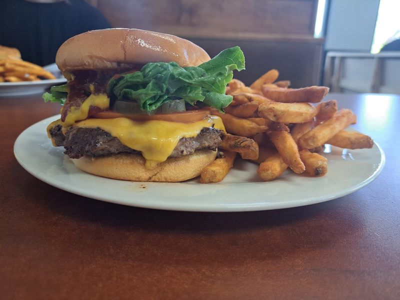 Clark's Burgers, Meeker