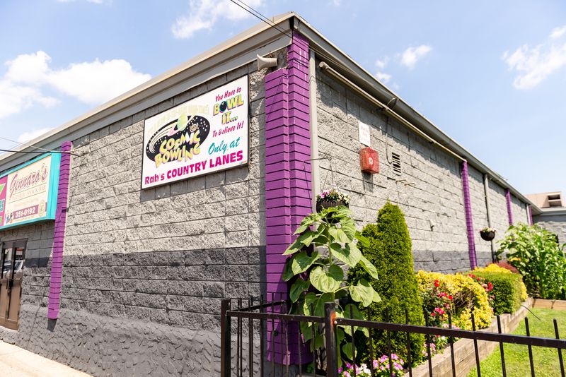 Garlic Parmesan Knots, Lane-Side Halo