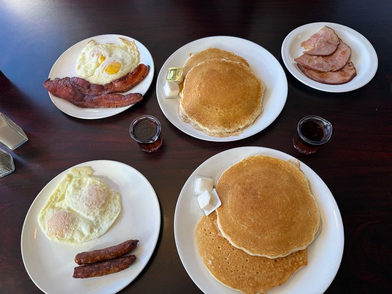 Classic Breakfast Plates Done The Way Grandma Would Approve