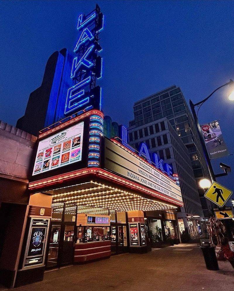 Classic Cinemas Lake XQ, Oak Park Classic Cinemas Lake XQ, Oak Park
