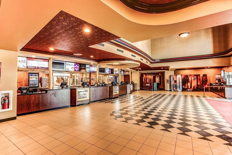 Classic Cinemas Woodstock XQ, Woodstock Classic Cinemas Woodstock XQ, Woodstock