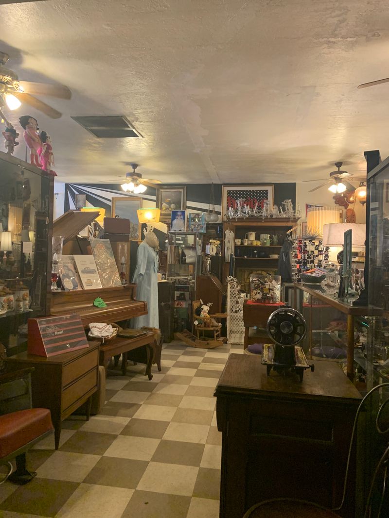 An Antique Store That's Part Of The Experience