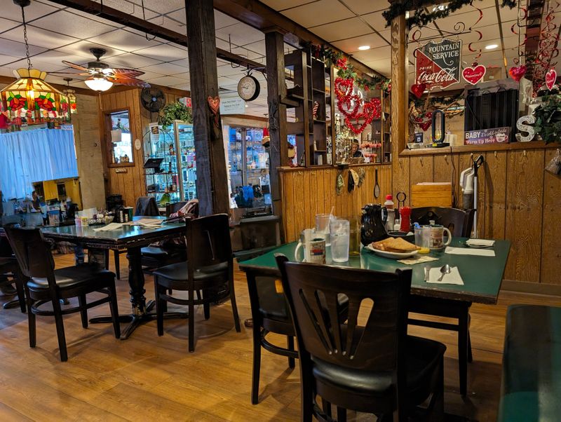 Sandy’s Cozy Corner – Lakehurst, NJ 
